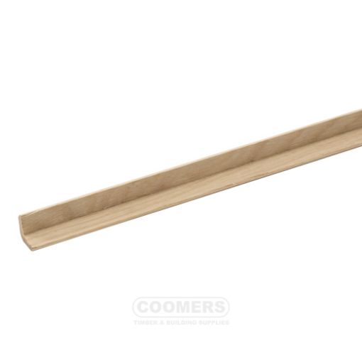 Picture of Cheshire Mouldings Oak Cushion Corner Angle 18 x 18mm x 2.4Mtr