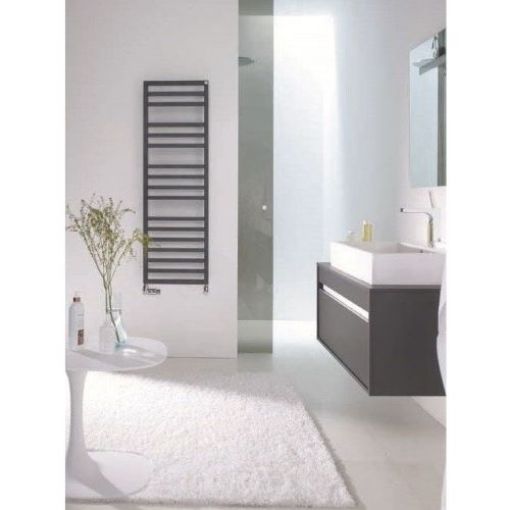 Picture of Zehnder Quaro Spa - Anthracite - 803 x 450mm 332 Watt - Anthracite
